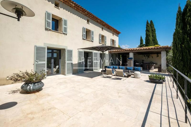 Villa - 320 m² - 7 pièces