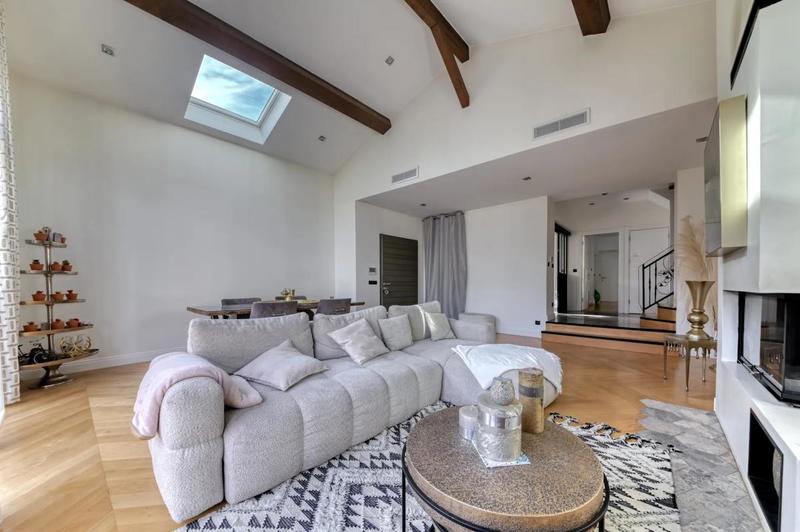 Maison - 140 m² - 5 pièces