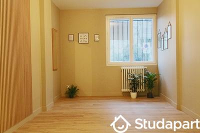 Chambre - 13 m² - 1 pièce