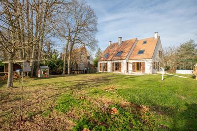 Maison - 261 m² - 9 pièces