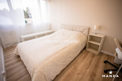 Chambre - 10 m² - 4 pièces