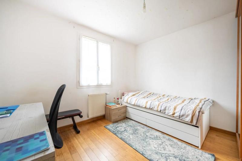 Maison - 184 m² - 8 pièces