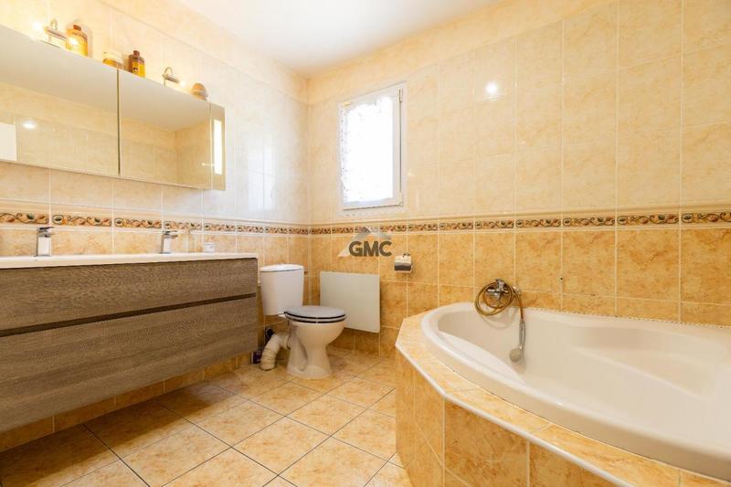 Villa - 146 m² - 5 pièces