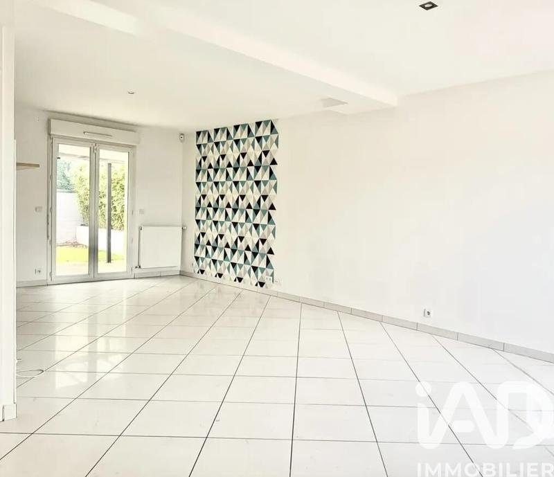 Maison - 92 m² - 5 pièces