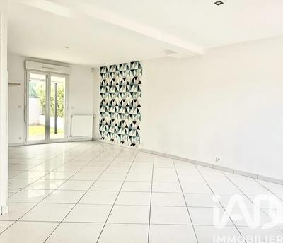 Maison - 92 m² - 5 pièces