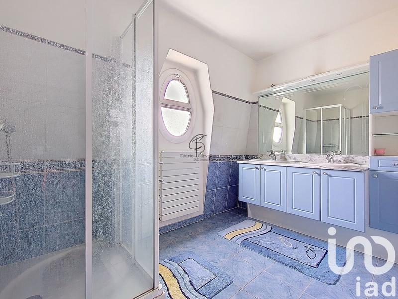 Maison - 161 m² - 6 pièces