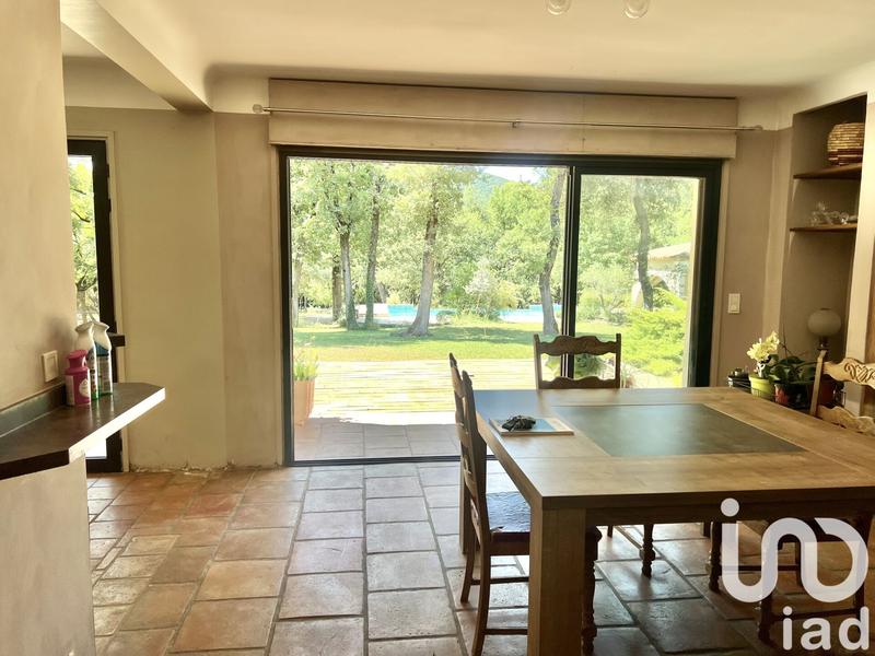 Maison - 246 m² - 7 pièces