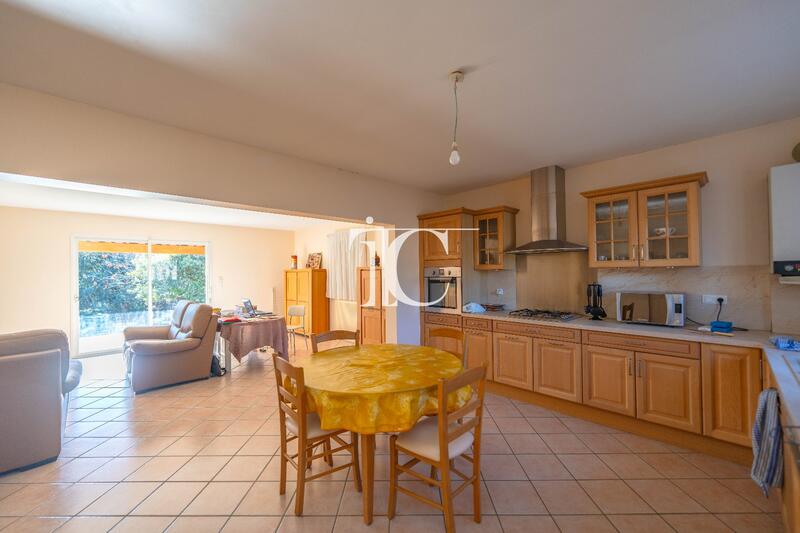 Maison - 159 m² - 6 pièces