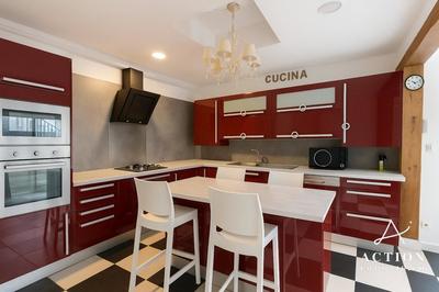 Maison - 200 m² - 5 pièces