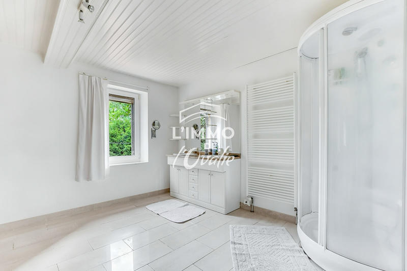 Demeure - 1 000 m² - 21 pièces