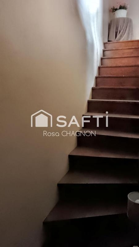 Maison - 270 m² - 10 pièces