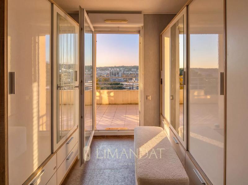 Appartement - 84 m² - 4 pièces