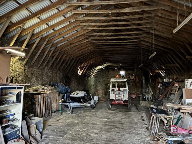 Grange - 600 m² - 1 pièce