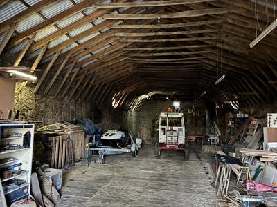 Grange - 600 m² - 1 pièce