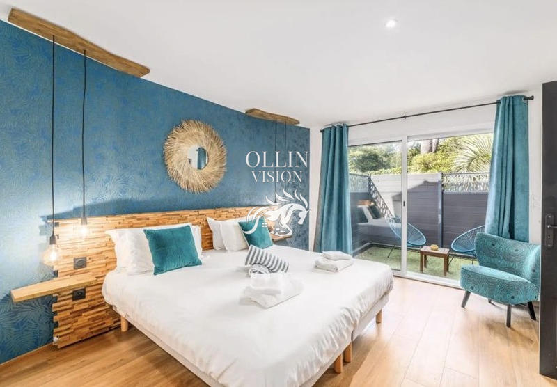 Villa - 270 m² - 10 pièces