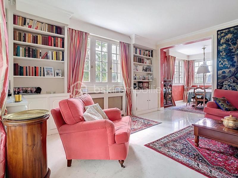 Maison - 207 m² - 6 pièces