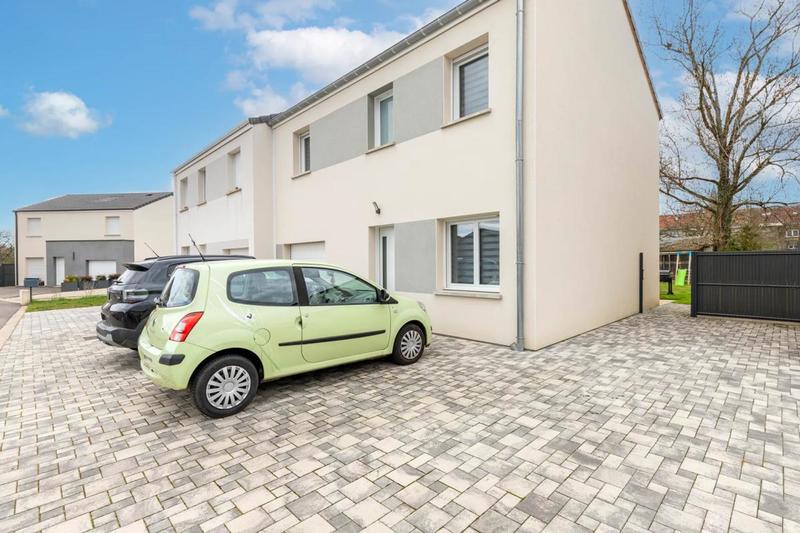 Maison - 96 m² - 5 pièces