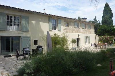 Mas - 270 m² - 7 pièces