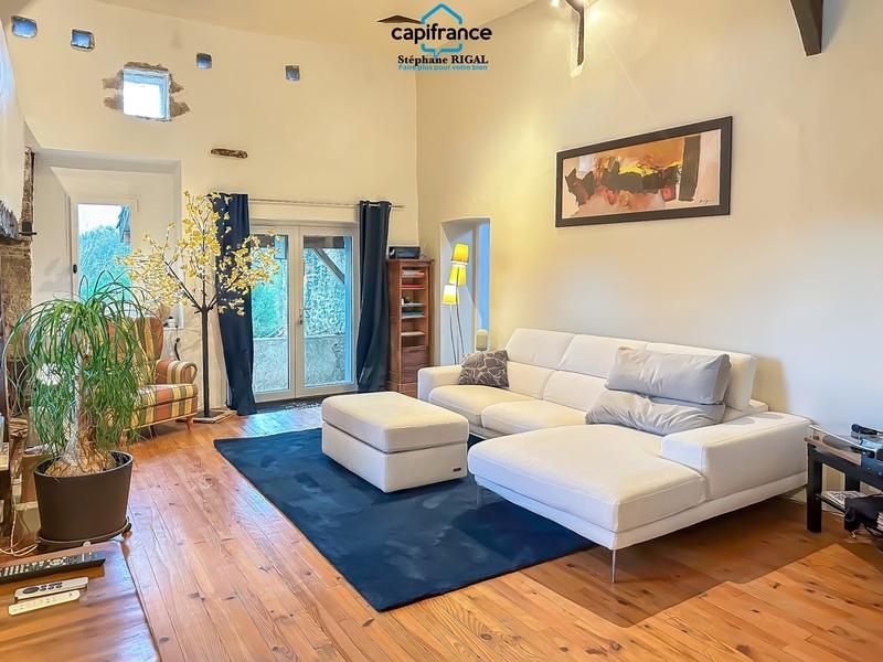 Propriété - 220 m² - 8 pièces