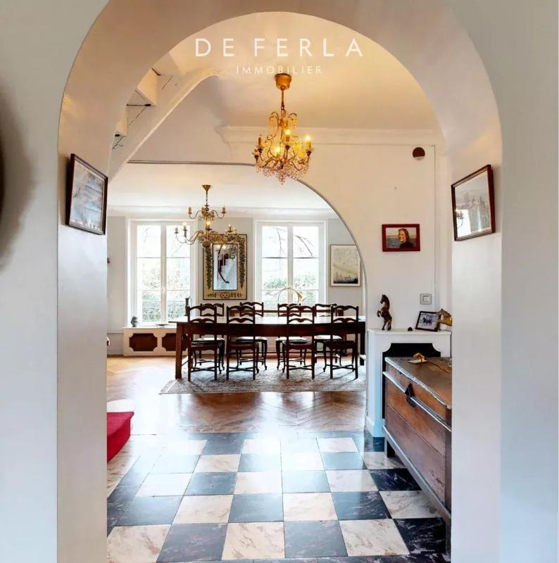 Demeure - 388 m² - 12 pièces