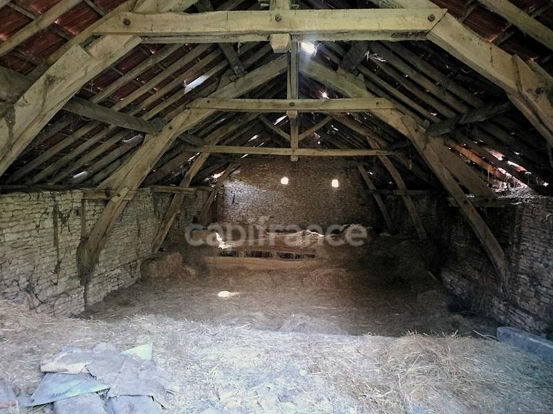 Maison - 300 m² - 2 pièces