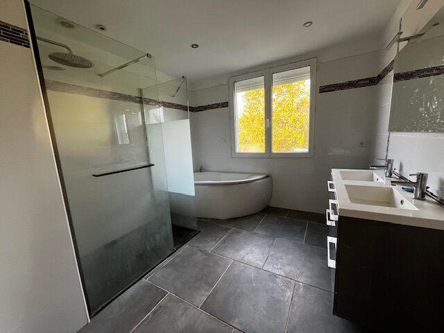 Maison - 108 m² - 5 pièces