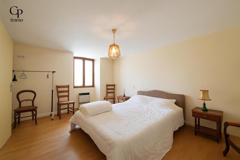 Maison traditionnelle - 170 m² - 6 pièces