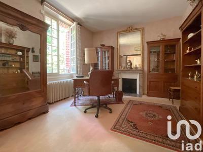 Maison - 230 m² - 10 pièces