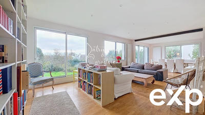 Maison - 215 m² - 9 pièces