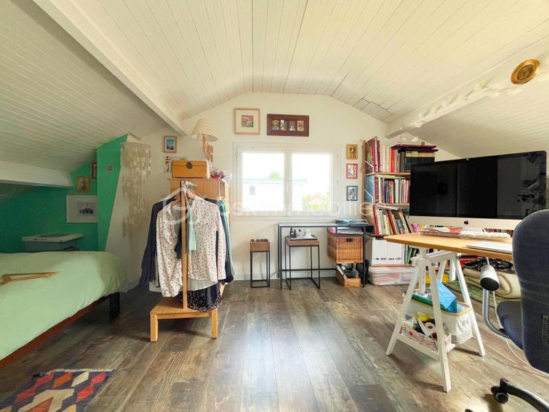 Maison - 210 m² - 6 pièces