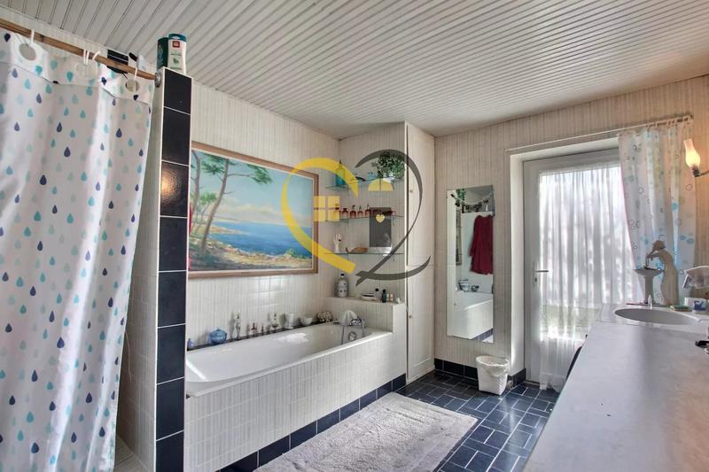 Maison de village - 180 m² - 6 pièces