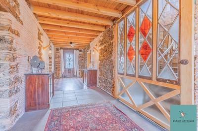 Demeure - 360 m² - 7 pièces