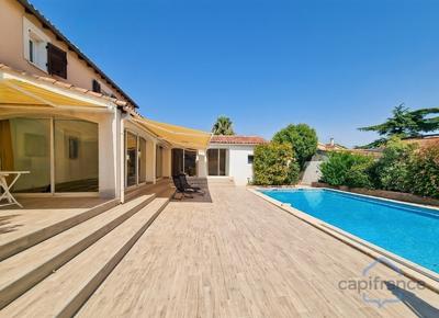 Maison - 222 m² - 8 pièces