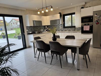 Maison - 190 m² - 7 pièces