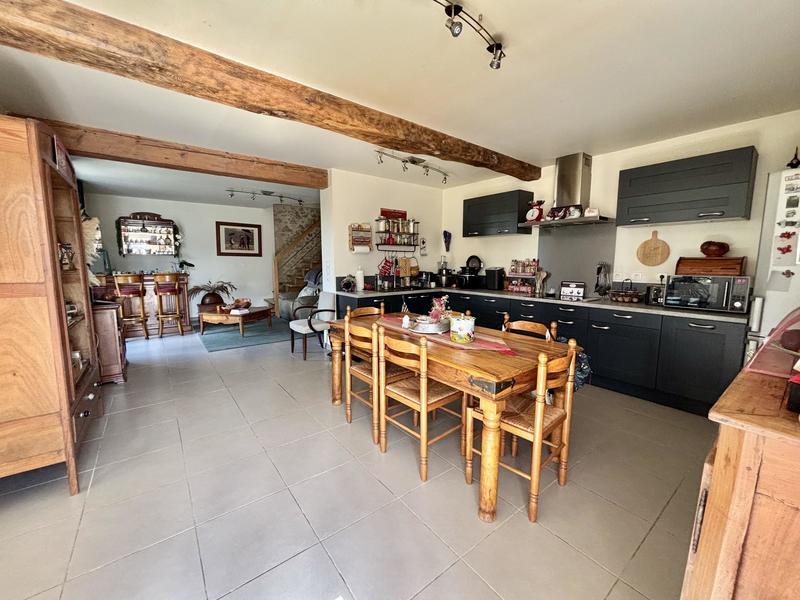 Maison en pierre - 200 m² - 6 pièces