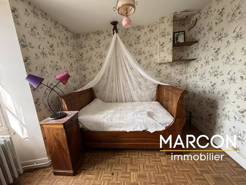 Maison - 212 m² - 8 pièces