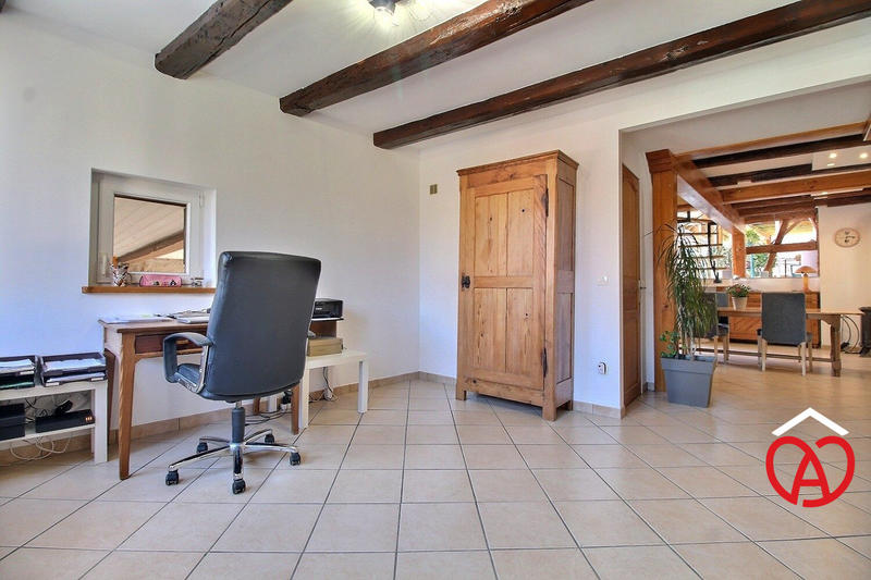 Maison - 181 m² - 8 pièces