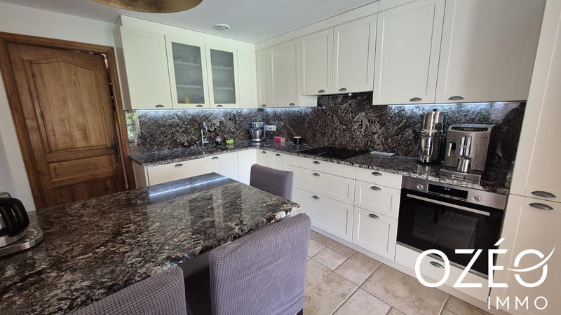 Maison traditionnelle - 160 m² - 5 pièces