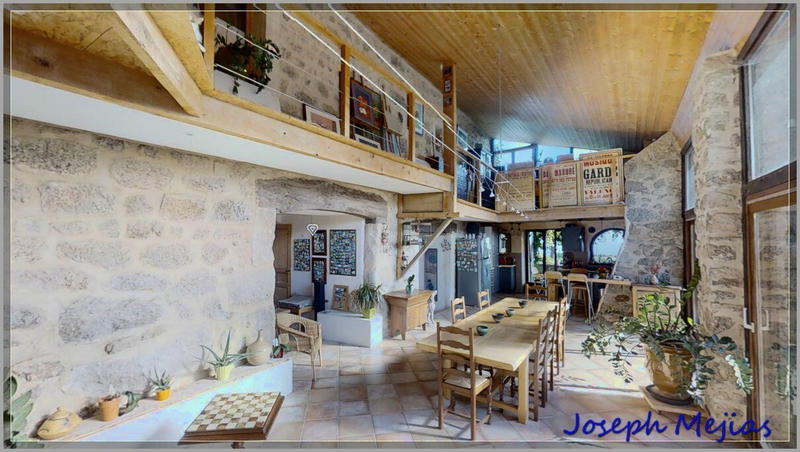 Maison - 332 m² - 11 pièces