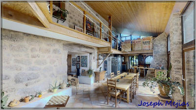 Maison - 332 m² - 11 pièces