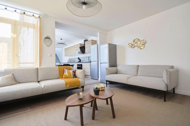 Appartement - 140 m² - 8 pièces