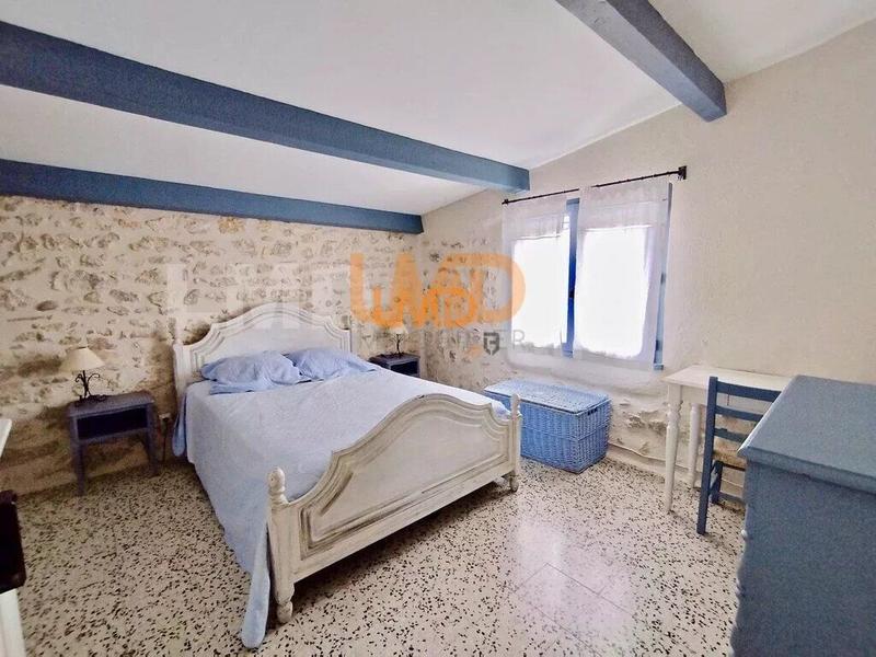 Maison - 300 m² - 11 pièces