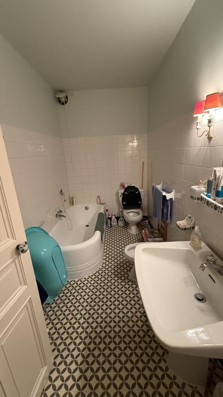 Maison - 212 m² - 9 pièces