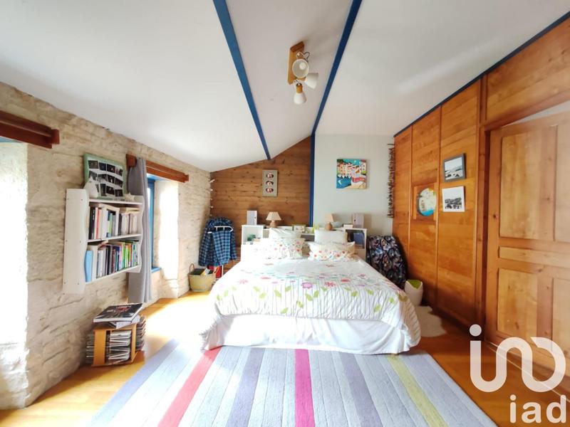 Maison - 239 m² - 9 pièces