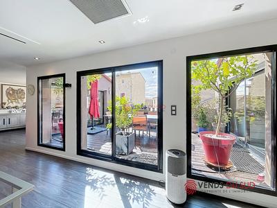 Maison - 246 m² - 6 pièces