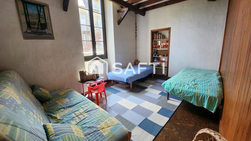 Maison - 280 m² - 16 pièces