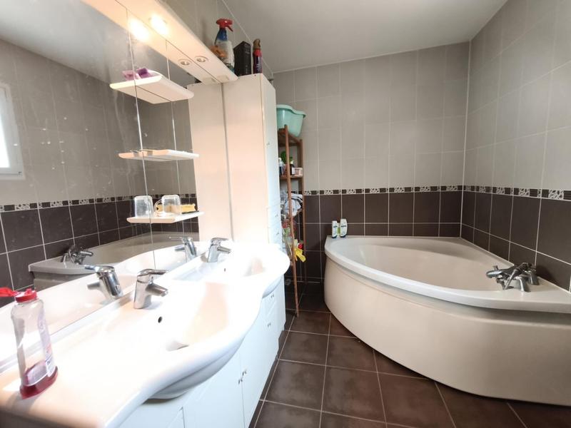 Maison - 147 m² - 7 pièces