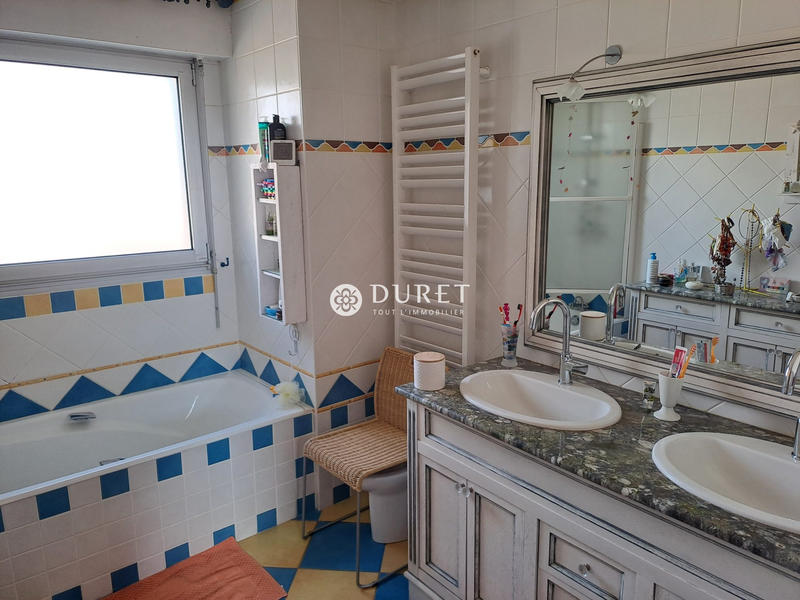 Maison traditionnelle - 203 m² - 6 pièces