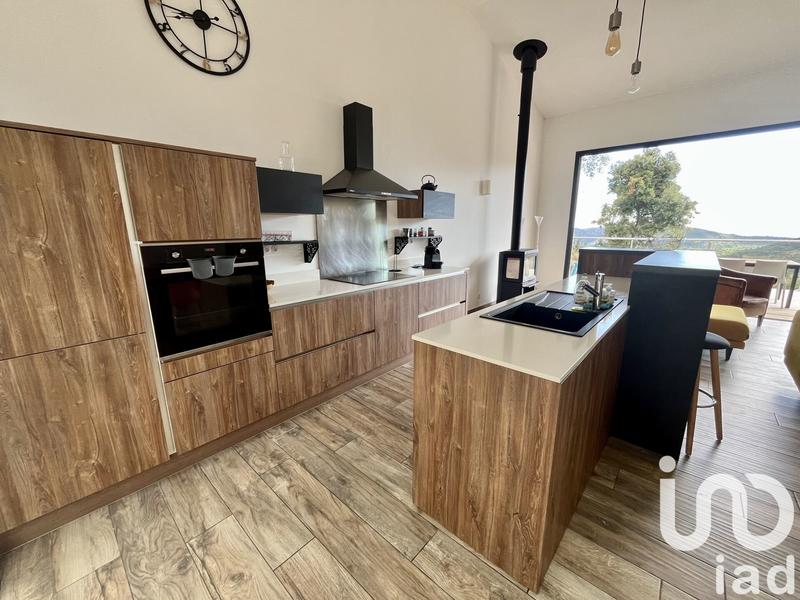 Maison - 140 m² - 5 pièces