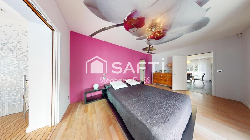 Maison - 252 m² - 6 pièces